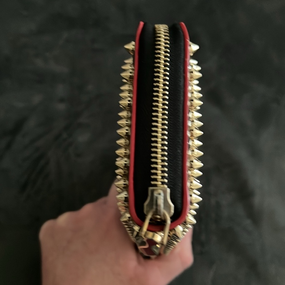 EXCELLENT CONDITION CHRISTIAN LOUBOUTIN SPIKED LEPORD WALLET (RARE)💗💗💗 - Picture 2 of 13